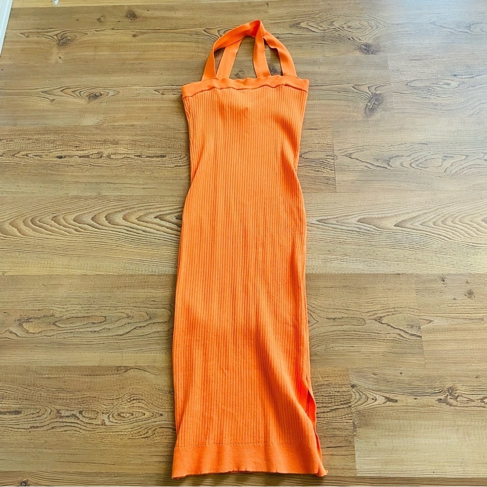 Forever 21 woman’s Vibrant Orange ribbed Dress M stretchy midi summer casual